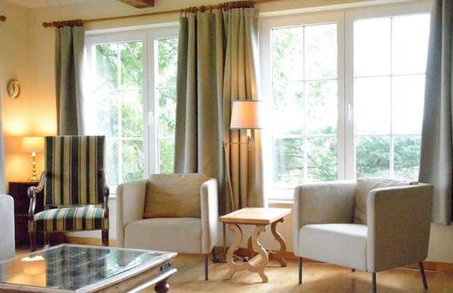 Spacious Villa Near Lesse - Photo 13