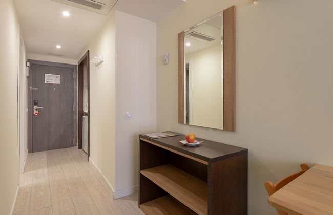 Apartamentos Recoletos - Photo 2