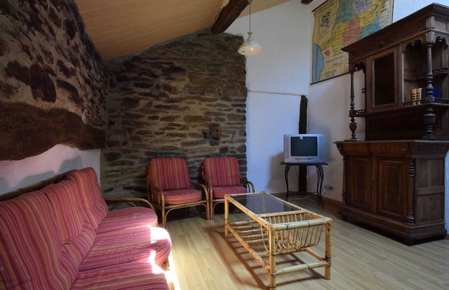 Authentic Holiday Home in Gouvy near Forest - Photo 17