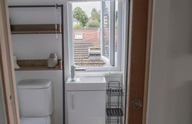 The Old Bakery - Stay in what was the dirty dusty old store rooms - Foto 5