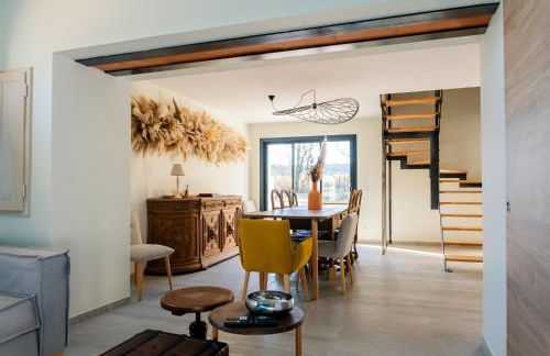 Domaine de Mérins, 10 couchages avec piscine, face à la rivière, à 4km de la plage - Foto 1