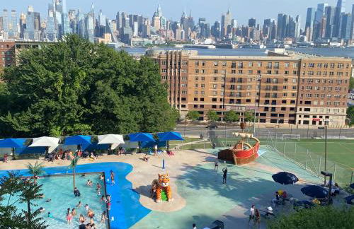 Group Getaway of West New York - Foto 27