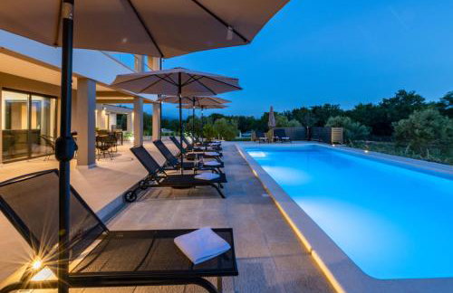 Villa Silente, modern and luxurious villa hugged by nature - Foto 9