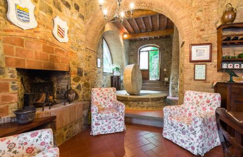 Holiday Home in Town Center with Pool, Garden, Hot Tub - Foto 26