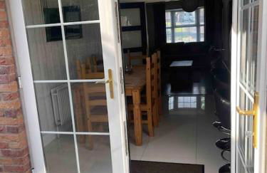 Spacious 4 bedroom house with large garden - Foto 31