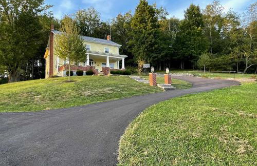 Abingdon Family Getaway with Porch and Views! - Photo 33