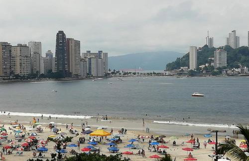 Lindo apartamento com vistas na praia do Gonzaguinha - Foto 18