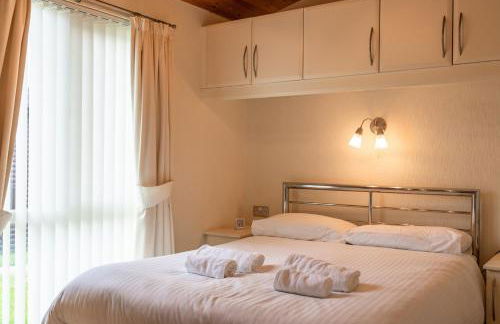 Finest Retreats - Whitsand Bay Lodge - Photo 18