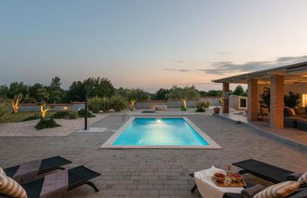 Beautiful Villa Sveta Anna with jacuzzi in Tinjan - Foto 14