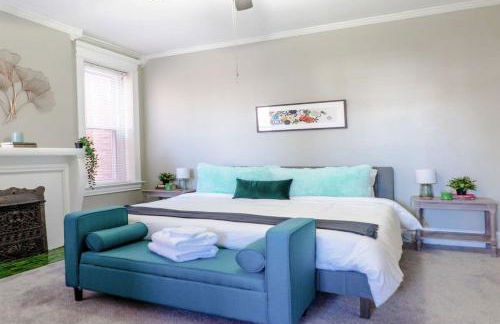 7BR Luxury Living 1st Floor Primary ABODEbucks - Foto 20