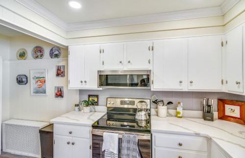 Lovely Westerley Home with Yard and Grill! - Foto 10