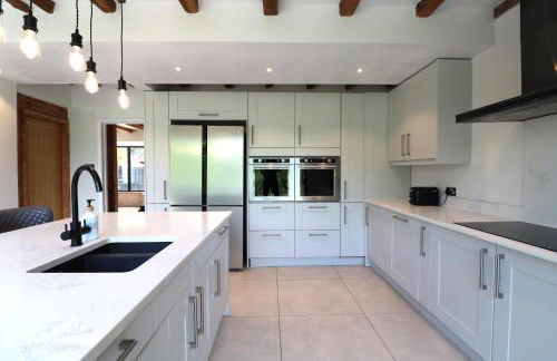 Beautiful arts and crafts home - Photo 15