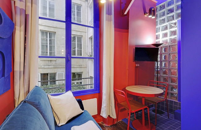 Cosy, Colourful Studio for 2 - Heart of "marais" - Foto 4