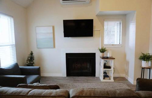 Two Bedroom Loft * Award Winning Beds * Down Town - Foto 1