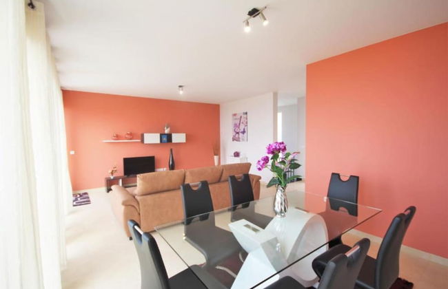 Farious Villa - Photo 25