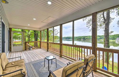 Relaxing Riverfront Cottage with Boat Dock! - Foto 17