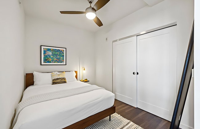Placemakr Marymount Ballston - Photo 44