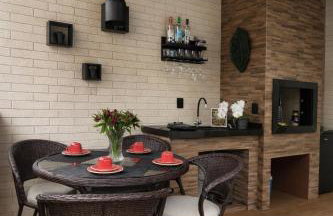 Casa com Piscina e Jardim, Próxima da Praia Brava - Foto 16