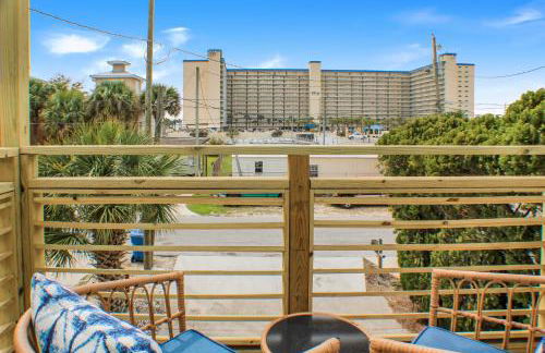 OceanView Oasis - Relax with Hot Tub, Breakfast, Fire Pit & Putting Green! - Foto 11