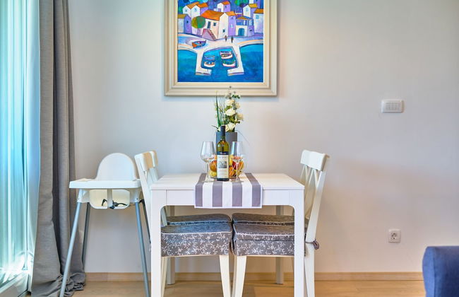 Luxury Seaside Apartment by Litto - Photo 8