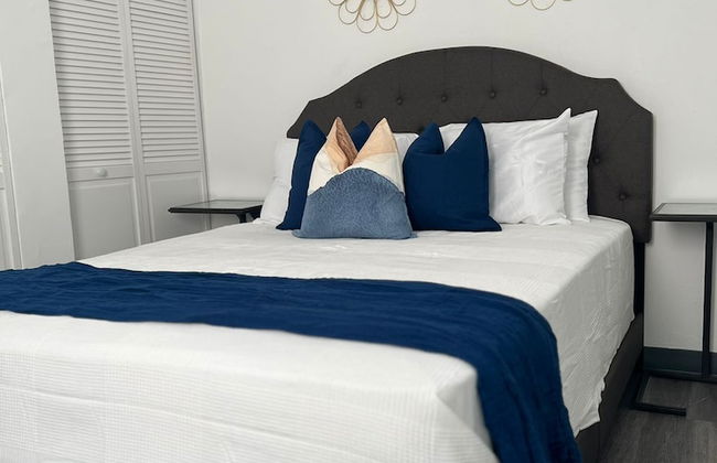 Janer House - Photo 1