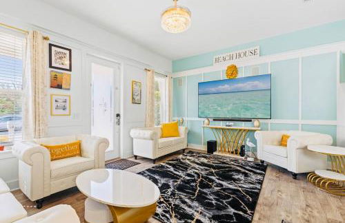 Lion of the Beach - Photo 10