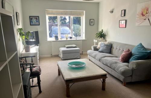 New Forest home - 4-beds and garden - 10 mins from Beach - Photo 29