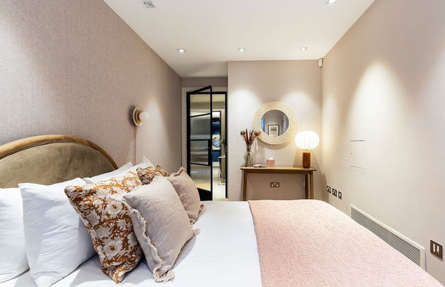 Pepys House: A Modern Touch of History - Foto 9