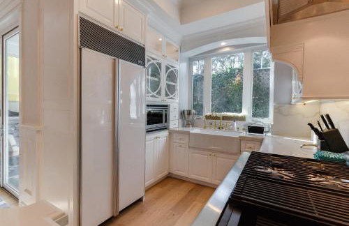 Beautiful 2 Story Right by the Water, Ocean View - Foto 14