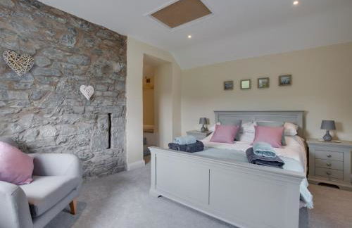 2 Bed in Llanfairtalhaiarn 88974 - Photo 5