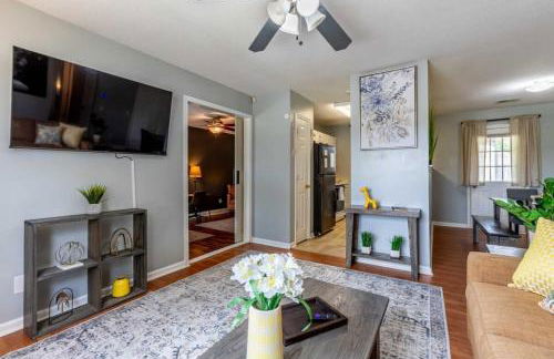 Screened Porch, Firepit, Patio! Peaceful in Pooler - Foto 12