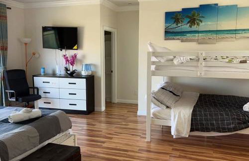 17-19ppl BTW Dsny Hllywd GarageParking Yard Grill - Foto 27