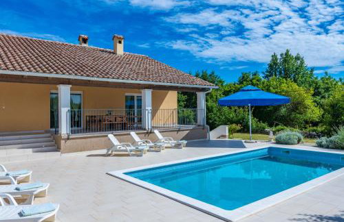 Villa Antonia, a beautiful pool villa in a large 1900 sqm garden - Foto 2