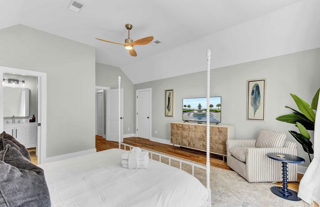 Southern Oasis by Avantstay 0.5mi Walk to the Beach, Pool, Patio, Large Yard - Photo 35