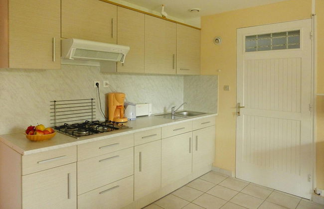 Nice Holiday Home Near the Beach, Hillion - Photo 4