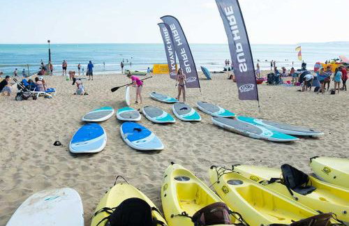 Brand New Apt - Beach Breeze Spacious 1-Bedroom Apartment with parking - sleeps 4 ppl- internet - Foto 71