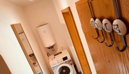 FELIX LIVING 5, Helle 2-Zimmer Wohnung mit Terrasse & Parkplatz, Langzeit & Business geeignet - Foto 4