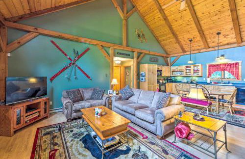 Slaty Fork Escape with Mountain View and Hot Tub! - Foto 5