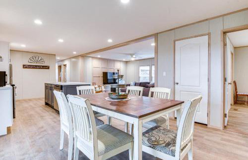 Hudson Oaks Country Creekside Home Hot Tub and Deck - Photo 8