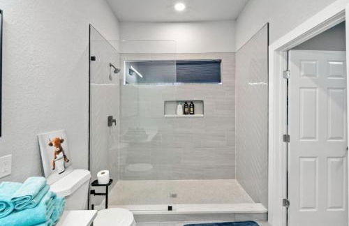 Gorgeous 6BR Sleeps 18 w Hot Tub - Foto 32