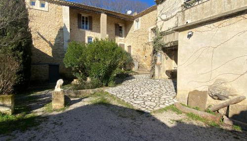 Gîtes in Mas Uzes zwembad en grote tuin - Foto 2