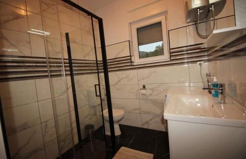Moderan apartman u blizini mora - Foto 11