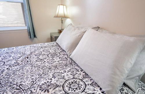 Main Retreat with King Bed in Master and has Garage - Photo 25