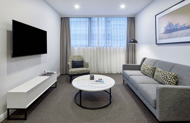 Meriton Suites North Sydney - Photo 35