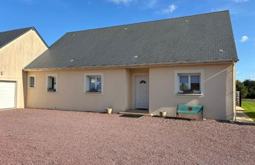 La clé des champs Maison plain pied lumineuse bien équipée, séjour spacieux, belle terrasse aménagée, garage, grand jardin clos, parking, près de Bayeux et Omaha Beach, chiens bienvenus - Foto 41