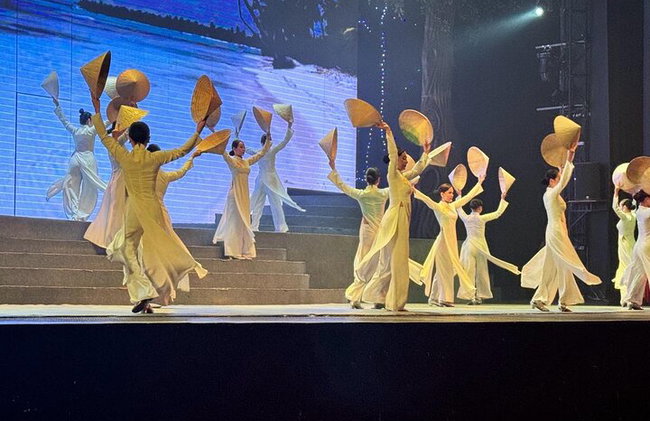 Experience Da Nang Charming Da Nang Show Ticket - Photo 8