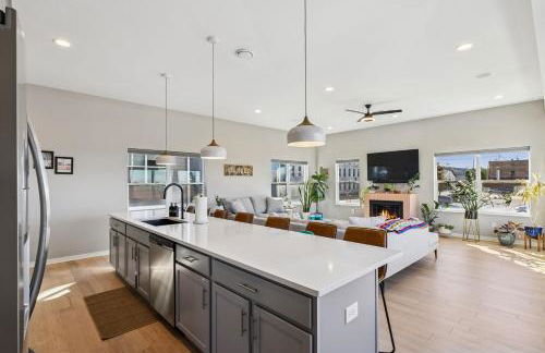 Family Fun Near Cedar Point - Rooftop Lake Views - Photo 20