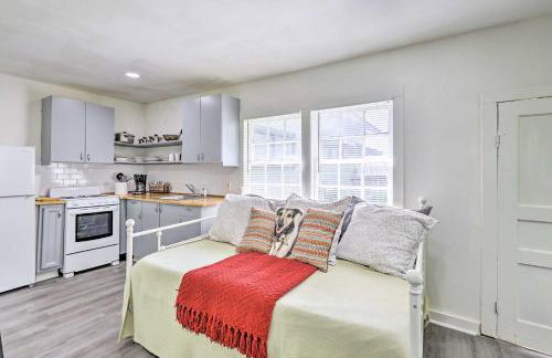 Quaint Leeds Studio with Yard about 18 Mi to Birmingham! - Foto 5