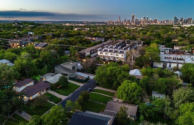 4 Bedroom Near Soco With a Private Pool & Sauna - Photo 45