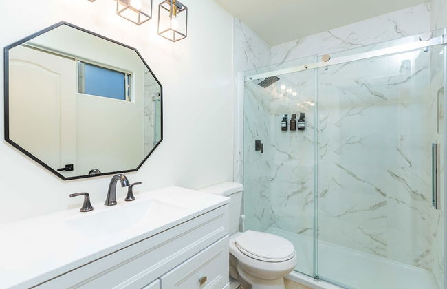 Elegant Pasadena Retreat Prime Comfort Awaits - Foto 20